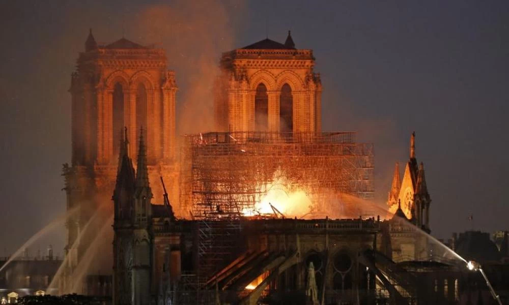 Απόγευμα 15ης Απριλίου: Ένας χρόνος από τη φωτιά στο Νοτρ Νταμ